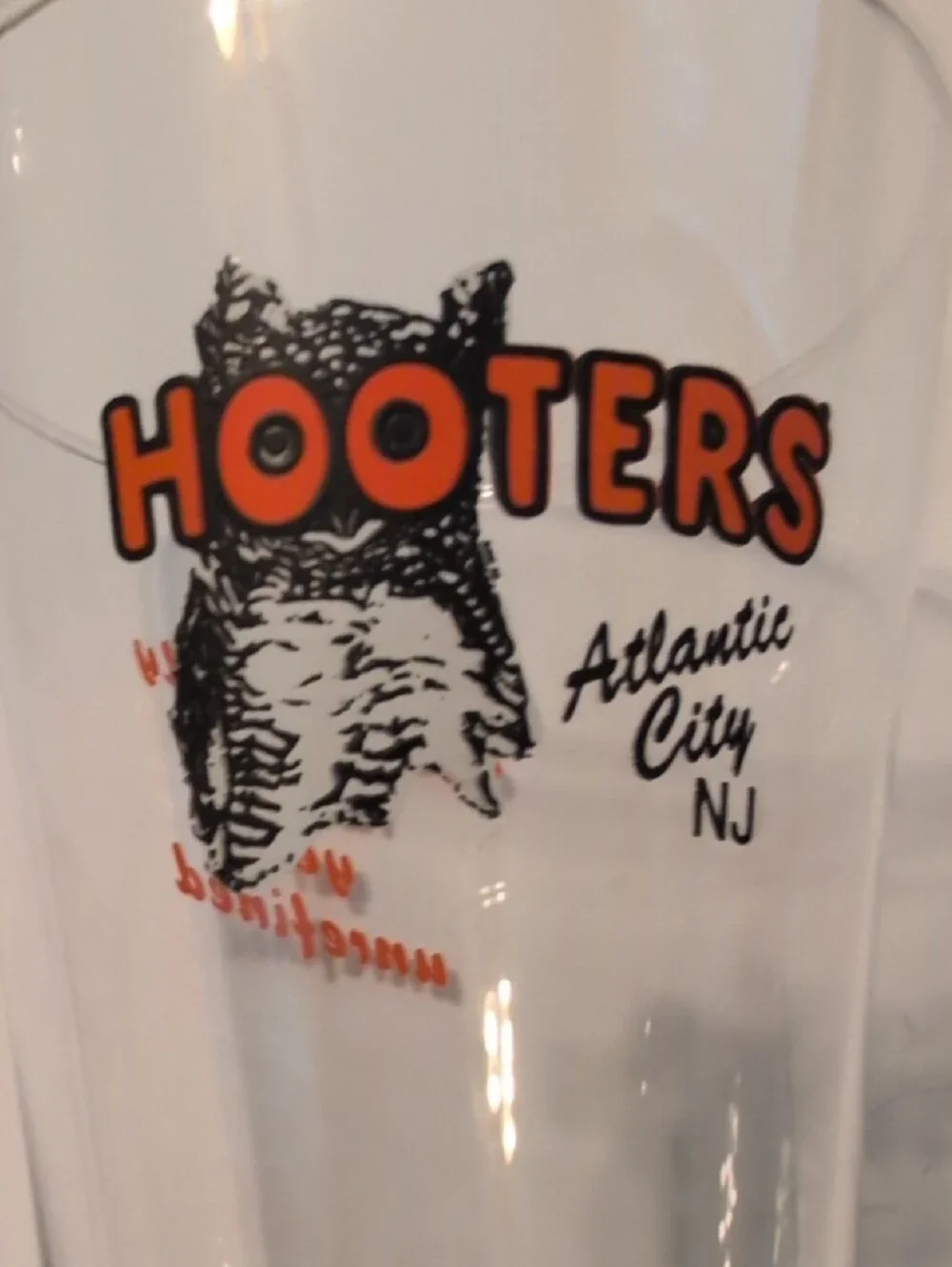 Hooters Atlantic City NJ Pilsner Glass